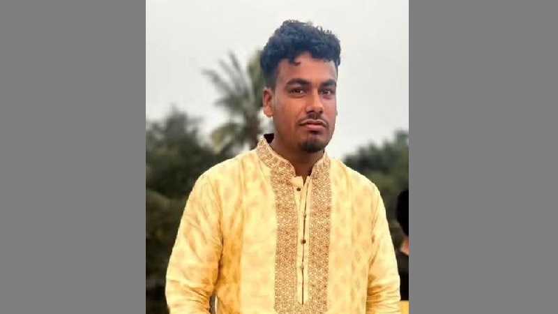 কুলিয়ারচরে ট্রাক্টর উল্টে চালক নিহত