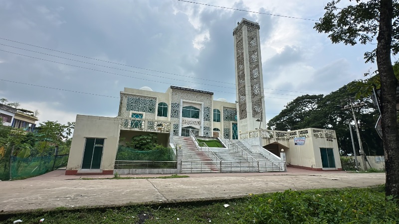 সাত দিন ধরে বিদ্যুৎহীন রাজাপুর মডেল মসজিদ, বন্ধ অজুর পানিও